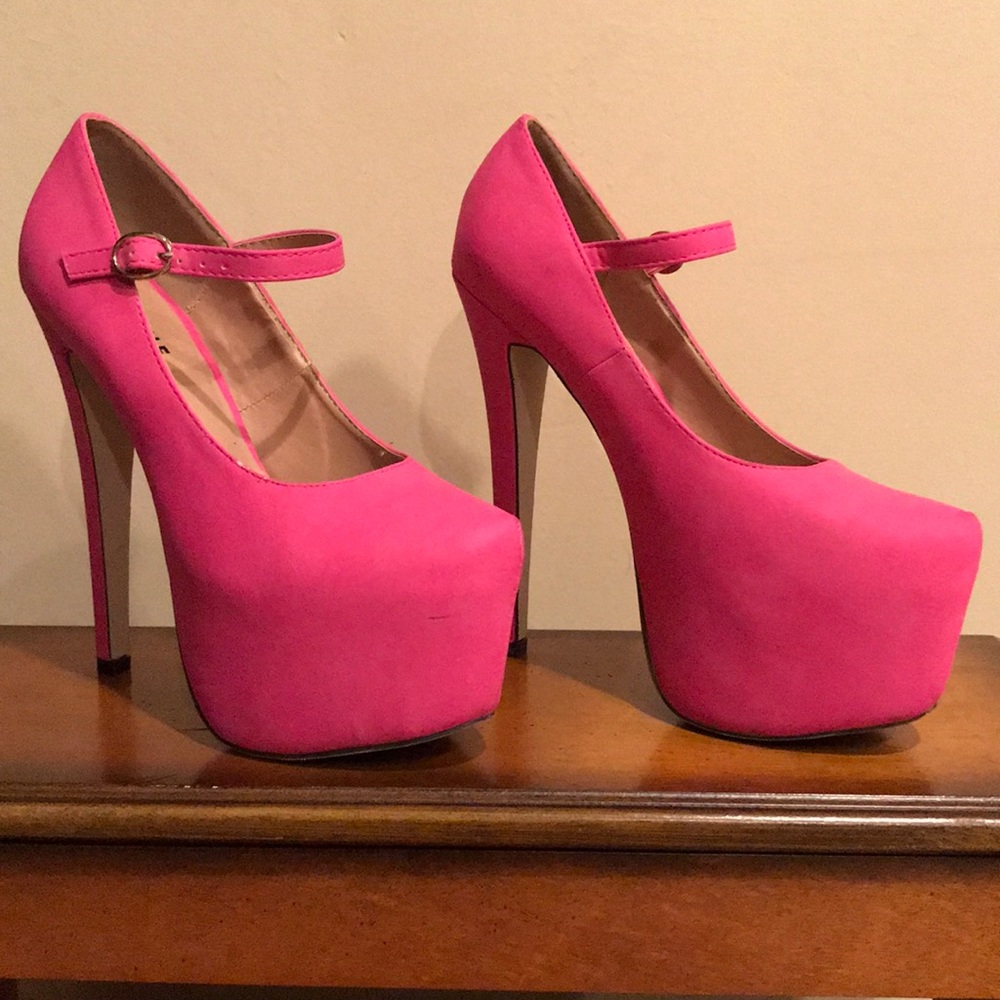 Size 8 Platform hot pink heels by Gojane.